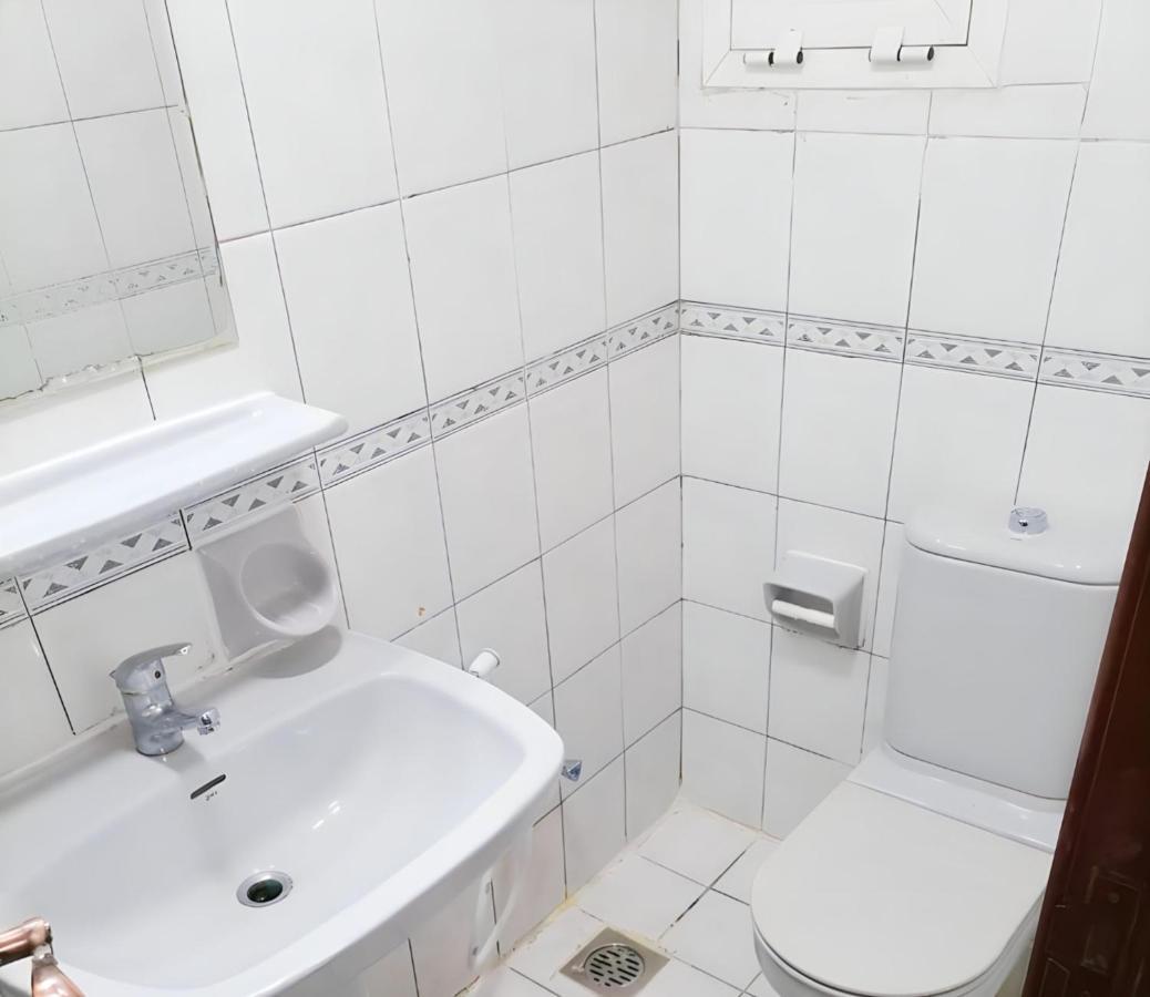 אבו דאבי Corniche Street - Extremely Unique Room מראה חיצוני תמונה